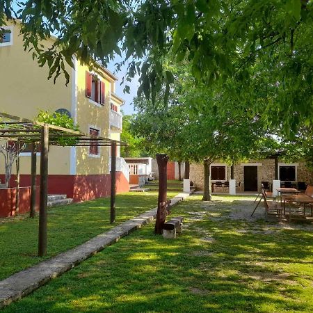 Kuca Za Odmor Dolovi Hotel Golubic  Buitenkant foto