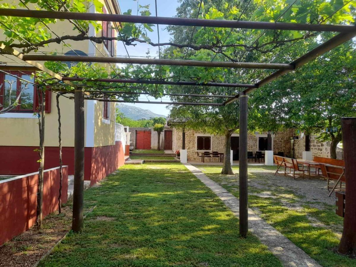 Kuca Za Odmor Dolovi Hotel Golubic  Buitenkant foto